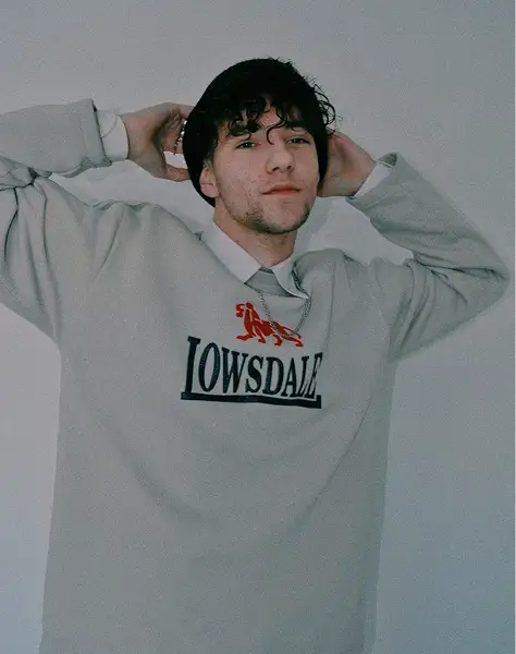 Sweatshirt